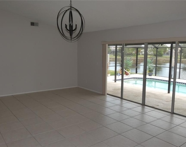 525 Moreno Circle Ne - Photo Thumbnail 6