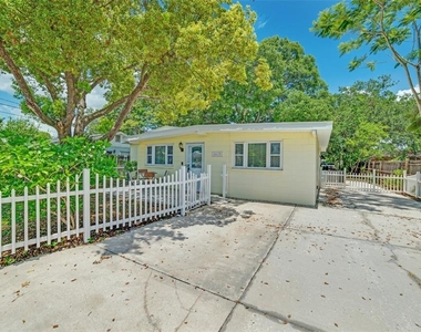 4413 W Rogers Avenue - Photo Thumbnail 29