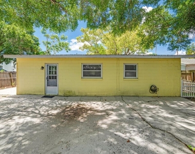 4413 W Rogers Avenue - Photo Thumbnail 31