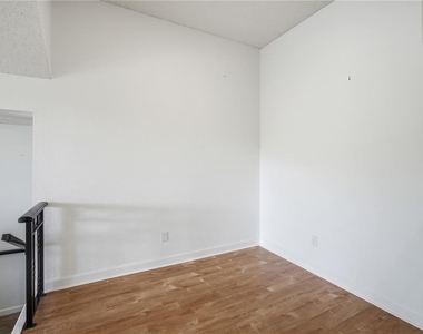 604 Seascape Way - Photo Thumbnail 14
