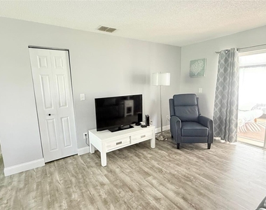 3357 38th Street S - Photo Thumbnail 4