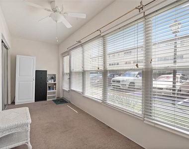 209 Ne Lincoln Circle N - Photo Thumbnail 14