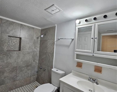 7601 Paula Drive - Photo Thumbnail 9