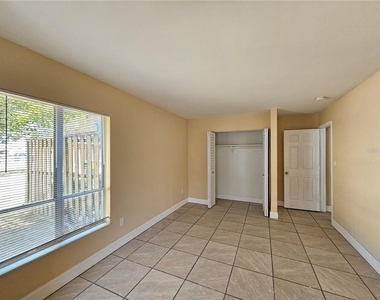7601 Paula Drive - Photo Thumbnail 6