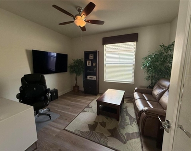 352 Laurel Falls Drive - Photo Thumbnail 23