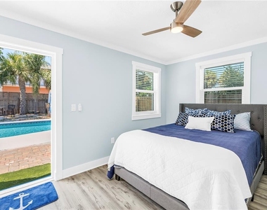 6892 Gulf Winds Drive - Photo Thumbnail 15