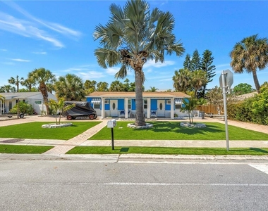 6892 Gulf Winds Drive - Photo Thumbnail 22