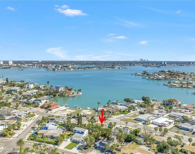 6892 Gulf Winds Drive - Photo Thumbnail 4