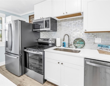 6892 Gulf Winds Drive - Photo Thumbnail 14