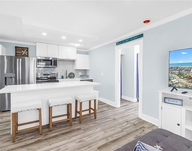 6892 Gulf Winds Drive - Photo Thumbnail 9