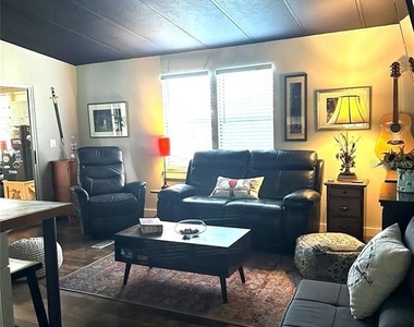 6456 Presidential Circle - Photo Thumbnail 2