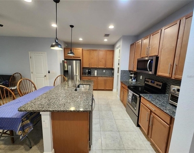 5514 Viola Lee Way - Photo Thumbnail 6