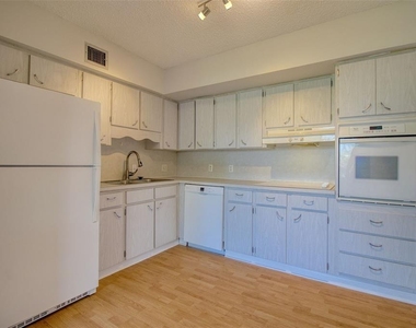 2450 Canadian Way - Photo Thumbnail 17