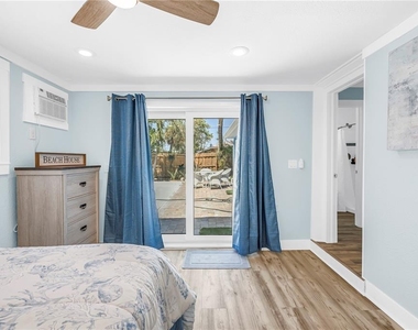 6892 Gulf Winds Drive - Photo Thumbnail 44