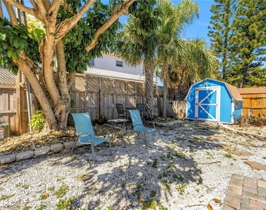 6892 Gulf Winds Drive - Photo Thumbnail 14