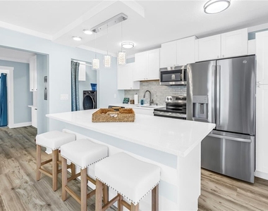 6892 Gulf Winds Drive - Photo Thumbnail 30
