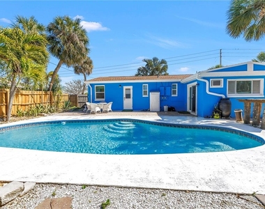 6892 Gulf Winds Drive - Photo Thumbnail 52