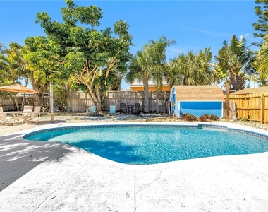 6892 Gulf Winds Drive - Photo Thumbnail 49