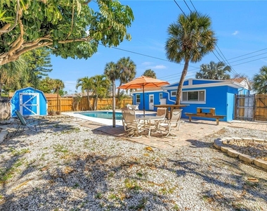 6892 Gulf Winds Drive - Photo Thumbnail 15