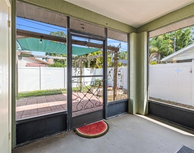 2715 63rd Terrace N - Photo Thumbnail 17