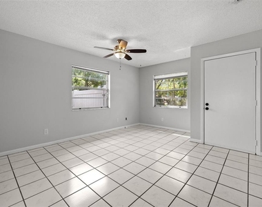 2715 63rd Terrace N - Photo Thumbnail 3