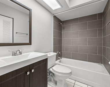 2715 63rd Terrace N - Photo Thumbnail 15