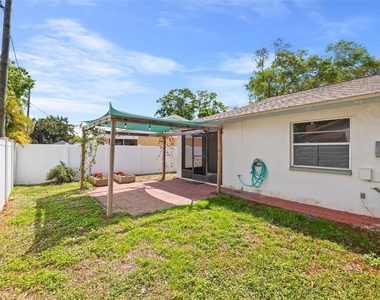 2715 63rd Terrace N - Photo Thumbnail 20