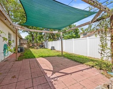 2715 63rd Terrace N - Photo Thumbnail 18