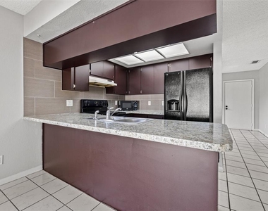 2715 63rd Terrace N - Photo Thumbnail 8