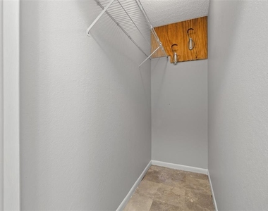 2715 63rd Terrace N - Photo Thumbnail 16