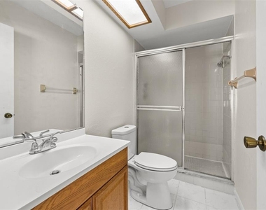2715 63rd Terrace N - Photo Thumbnail 11