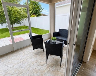 433 Sardinia Circle - Photo Thumbnail 8