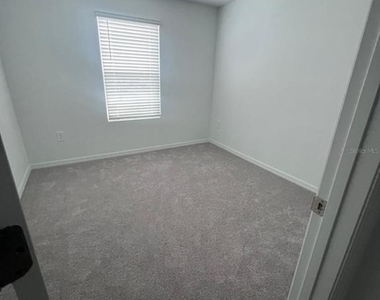 424 Wayland Drive - Photo Thumbnail 10