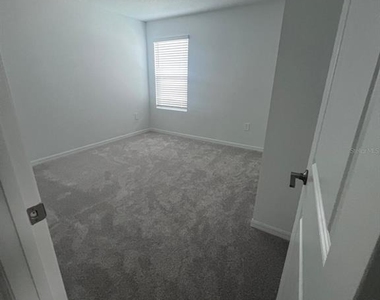 424 Wayland Drive - Photo Thumbnail 12