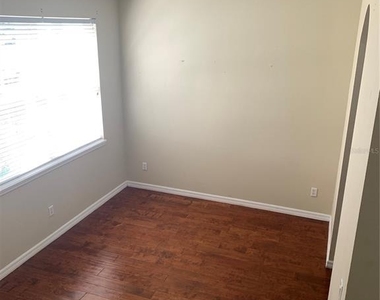 2215 J Lawson Boulevard - Photo Thumbnail 1