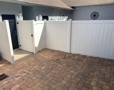 2215 J Lawson Boulevard - Photo Thumbnail 4