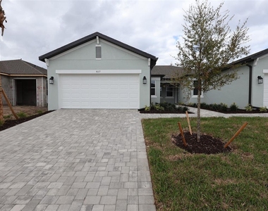 9117 Optimist Way - Photo Thumbnail 1