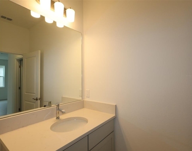9117 Optimist Way - Photo Thumbnail 13