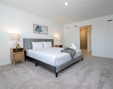 686 Longboat Drive - Photo Thumbnail 34