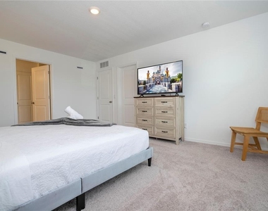 686 Longboat Drive - Photo Thumbnail 27
