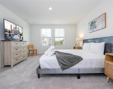 686 Longboat Drive - Photo Thumbnail 33