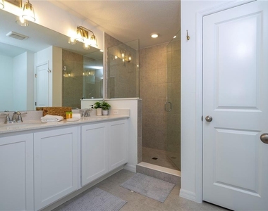 686 Longboat Drive - Photo Thumbnail 21
