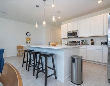 686 Longboat Drive - Photo Thumbnail 13