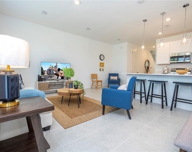 686 Longboat Drive - Photo Thumbnail 3