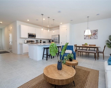 686 Longboat Drive - Photo Thumbnail 5