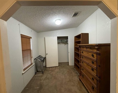 5320 Laurel Oak Drive - Photo Thumbnail 10