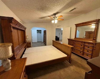 5320 Laurel Oak Drive - Photo Thumbnail 12