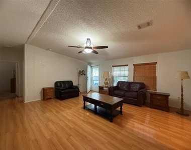 5320 Laurel Oak Drive - Photo Thumbnail 4