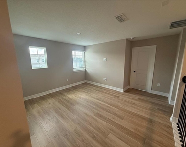455 Winter Grove Boulevard - Photo Thumbnail 16