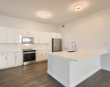 415 E Pine Street - Photo Thumbnail 10